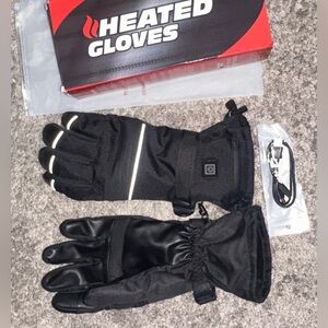 NWT Rechargeable Heated Gloves